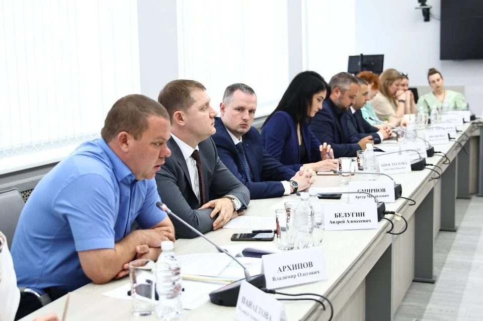 Встреча с инициативной группой семей, имеющих трёх и более детей. Фото: пресс-службы администрации Краснодара.