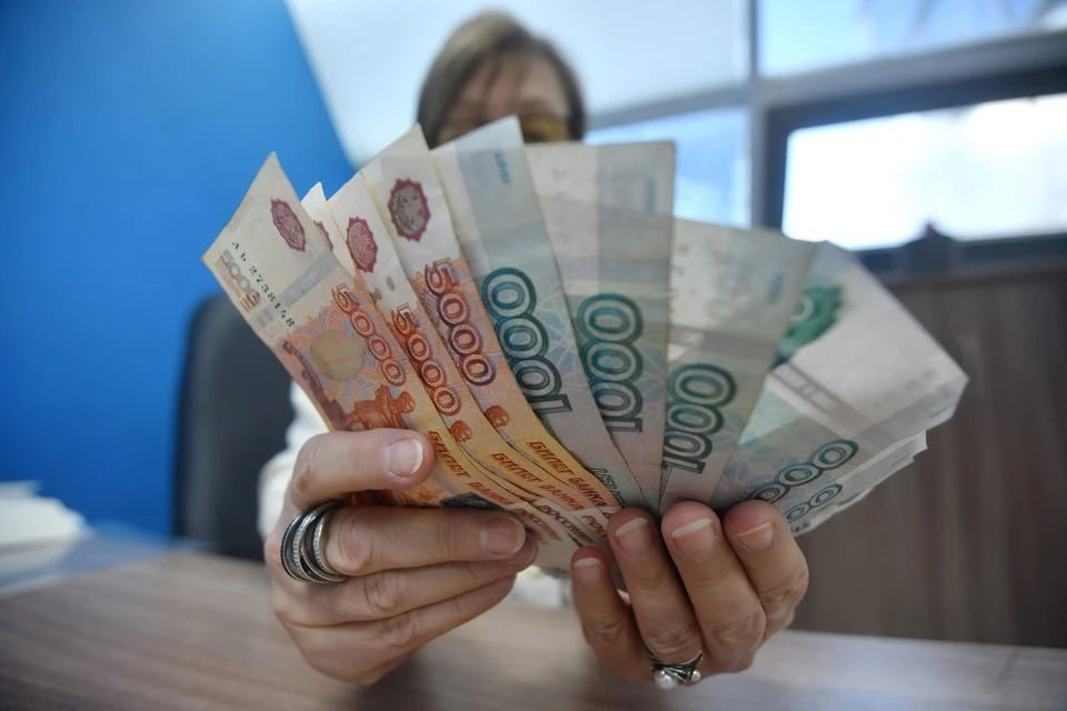 Под Новосибирском директор два года получала зарплату несуществующего сотрудника