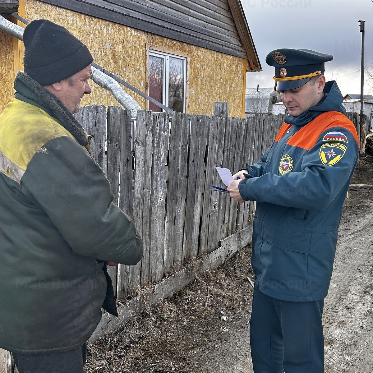 В Лангепасе сотрудники МЧС проведи рейды в зонах возможного подтопления -  KP.RU