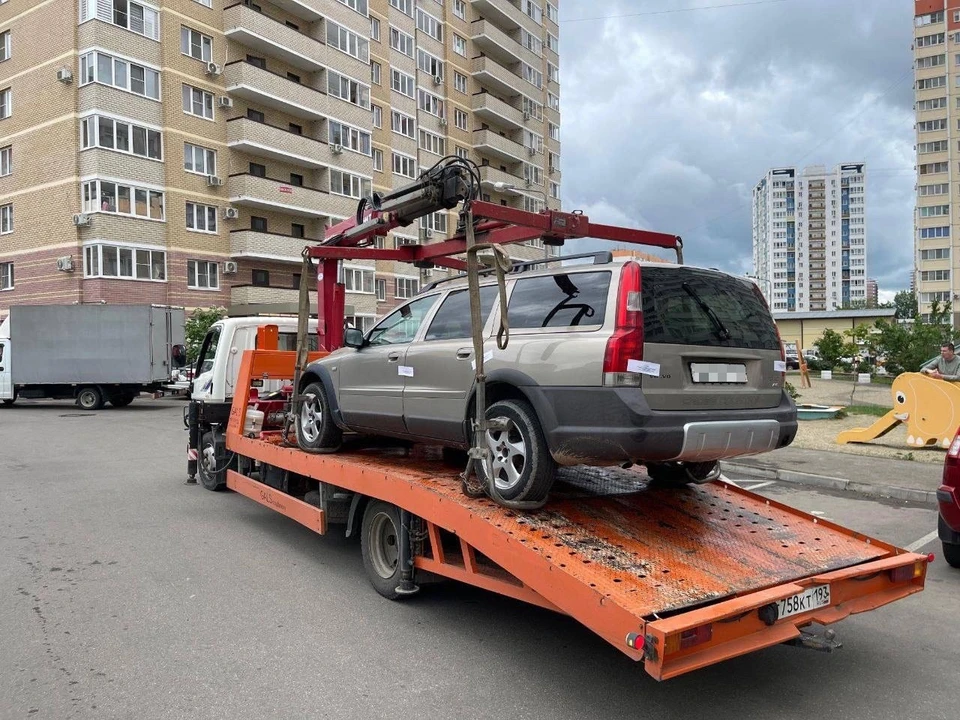 Автомобиль арестовали и изъяли Фото: пресс-служба ГУ ФССП по Краснодарскому краю