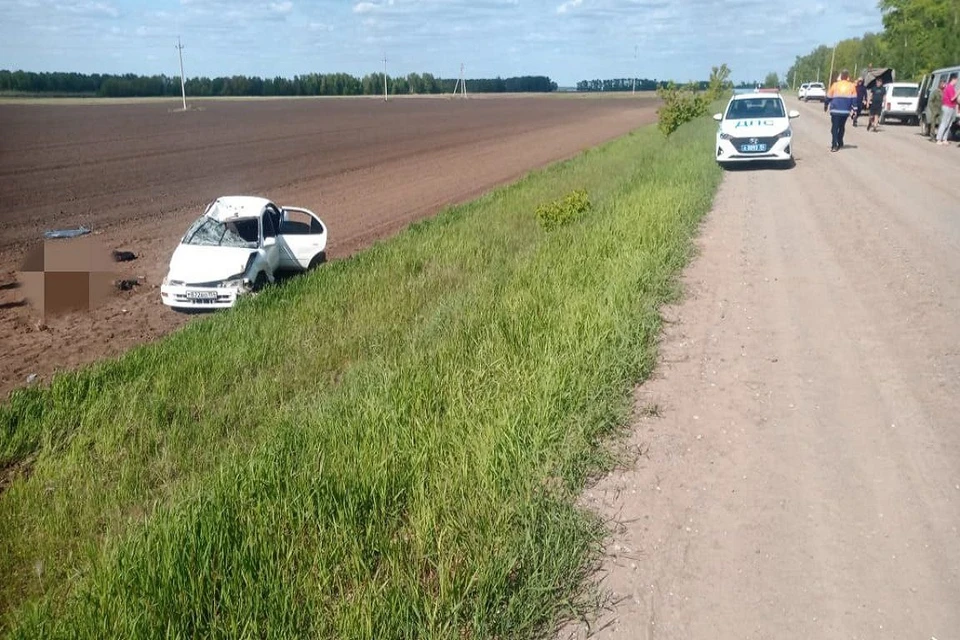 В Новосибирской области водитель «Тойоты» вылетел с трассы в кювет и погиб. Фото: ГИБДД по Новосибирской области.