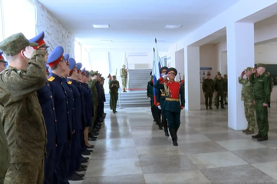 В ряды студентов и кадет учебных заведений Следственного комитета России вступили юные жители новых регионов, которые приняли решение стать полезными своей стране