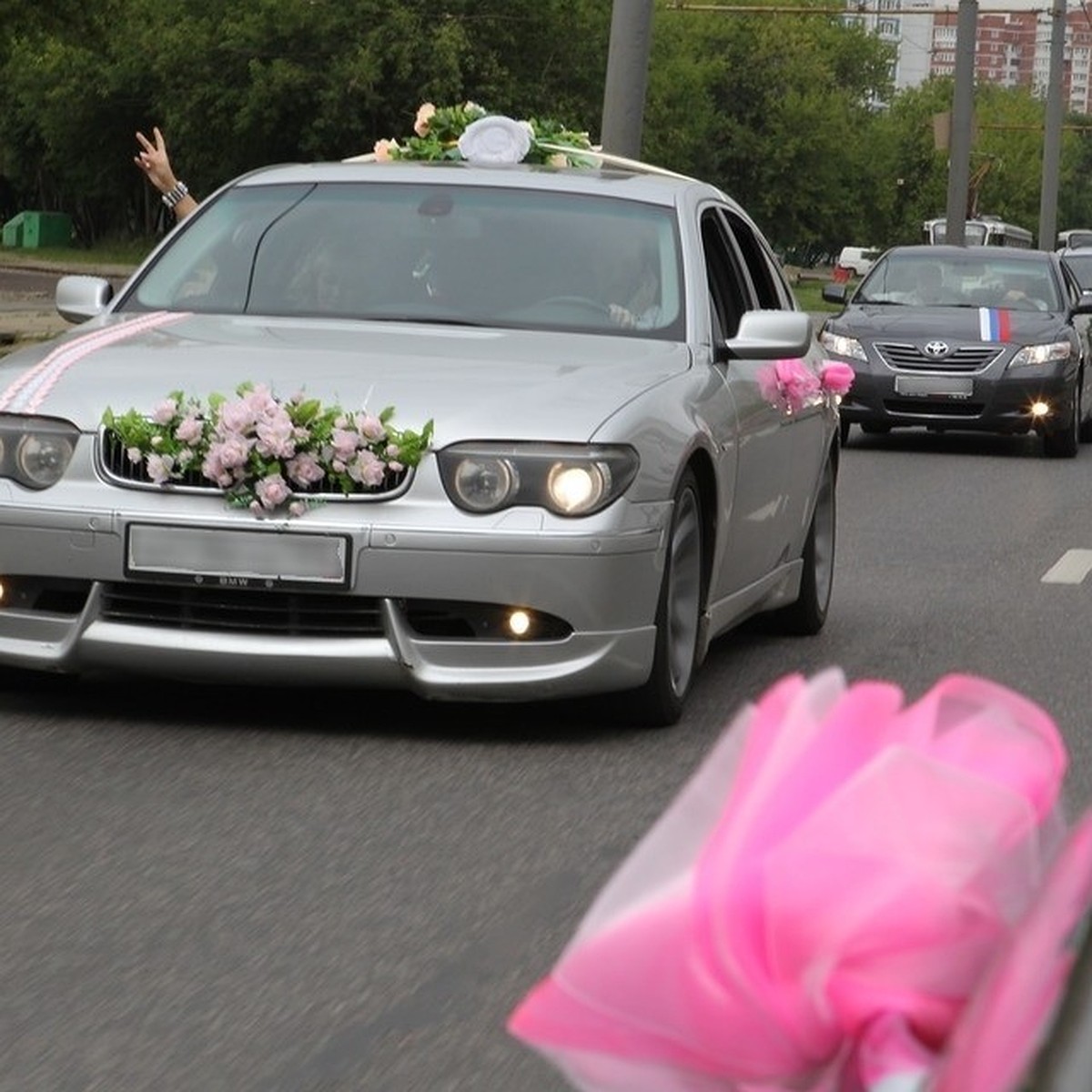 Авария со свадебным кортежем в Дагестане 2 06 2024 - видео, список погибших  и пострадавших, прчиина аварии - KP.RU