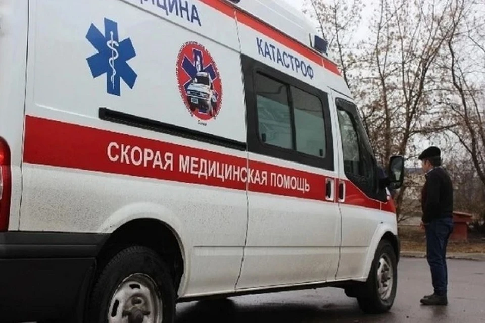 В результате обстрела ВСУ в Петровском районе Донецка на остановке пострадала женщина