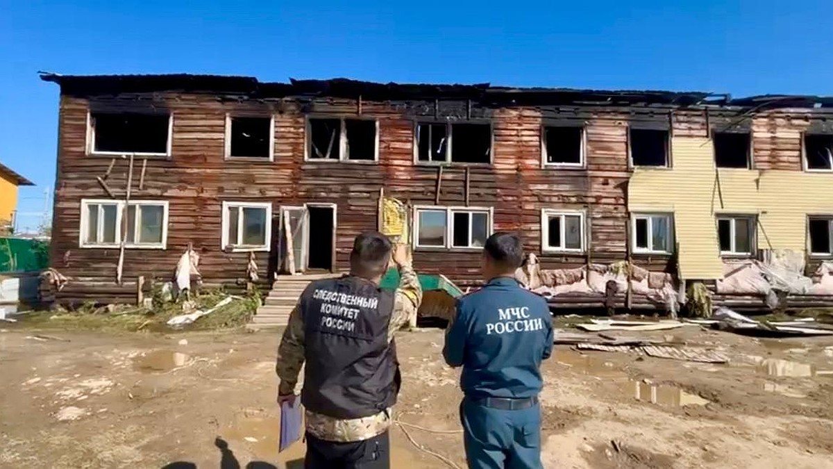 По факту гибели двух пенсионерок во время пожара в селе Майя заведено  уголовное дело - KP.RU