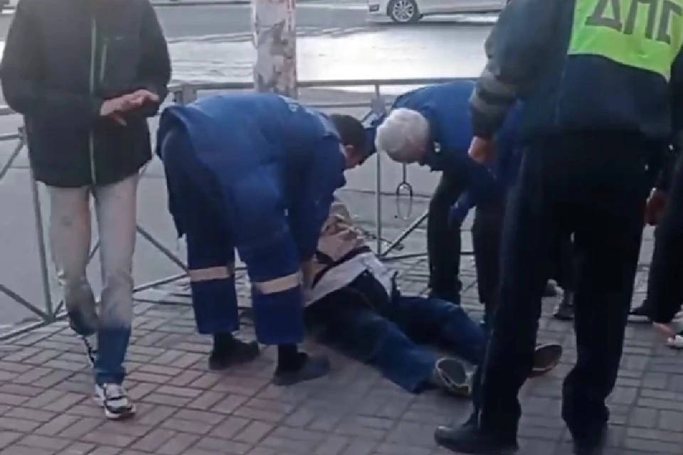 «Он сам споткнулся»: самокатчики, которых обвинили в том, что они сбили пенсионера, рассказали свою версию. Фото: читатель КП-Новосибирск