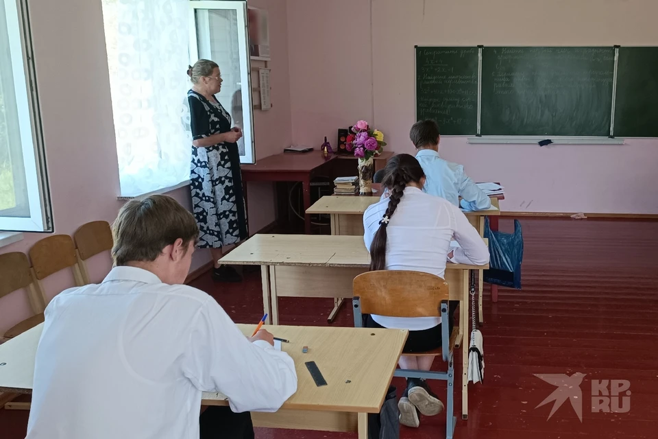 Школа в селе Дубровичи под Рязанью набирает учителей на зарплату в 25 тысяч рублей.