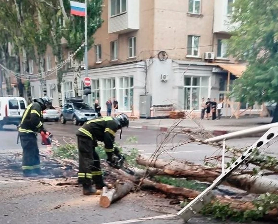 В Мелитополе освободили дорогу для проезда. Фото - тг-канал городской администрации
