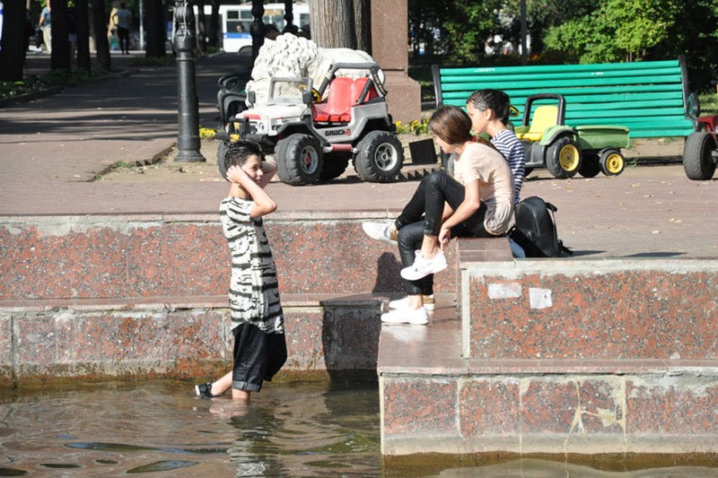В такую жару надо быть поближе к воде.
