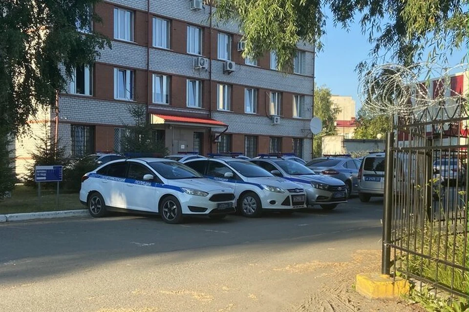 В Тюмени задержали полицейских по подозрению в нарушении закона в сфере миграции.