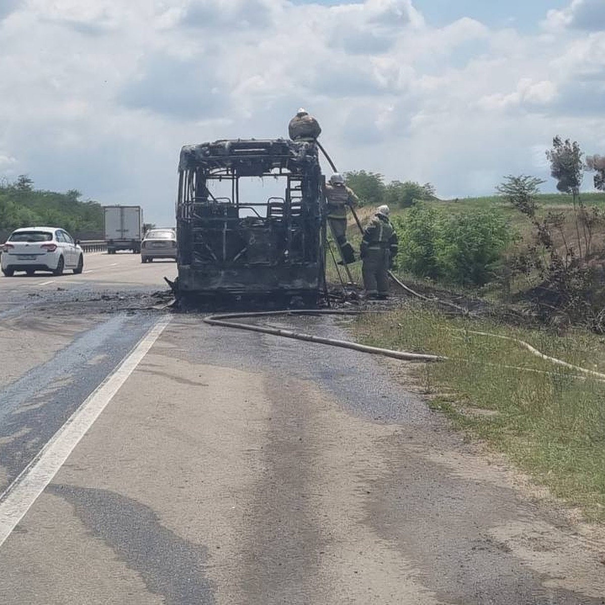 Прокуратура Крыма начала проверку после возгорания автобуса в Симферополе -  KP.RU