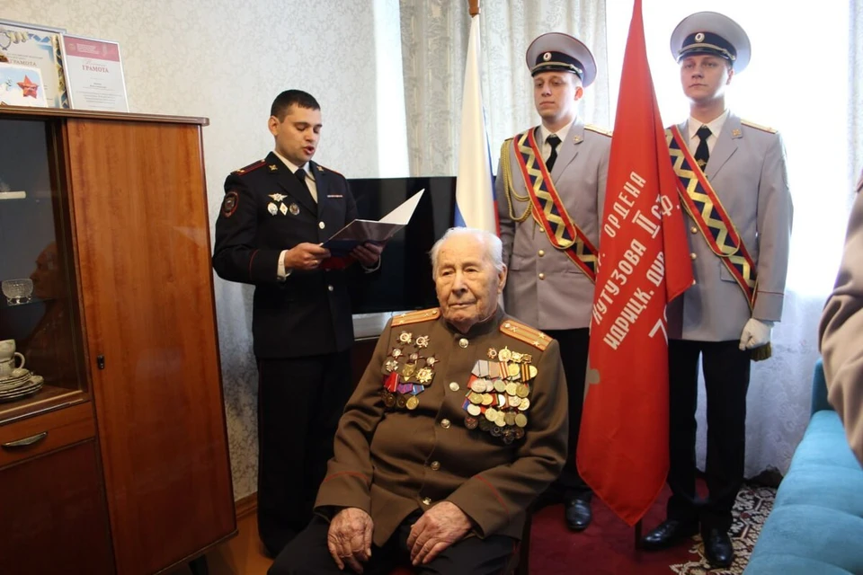 Награды нашли героя-фронтовика через 80 лет. Фото: МВД по Красноярскому краю