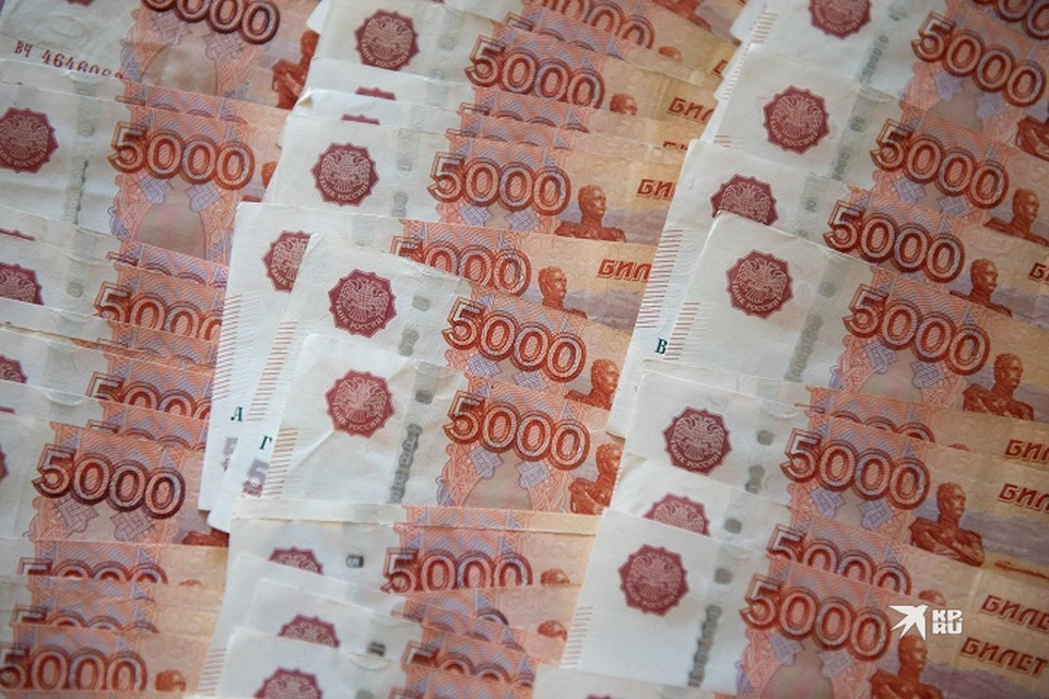 Один из популярных банков заблокировал карту мужчины из-за «подозрительной» выплаты