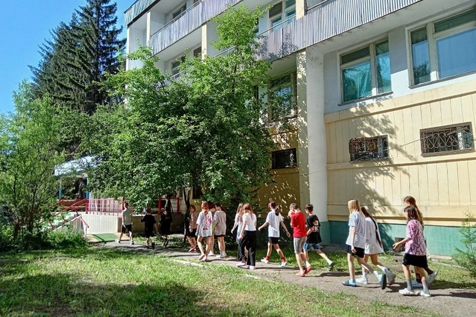 Детский лагерь «Салют» находится в зеленом и экологически чистом районе города