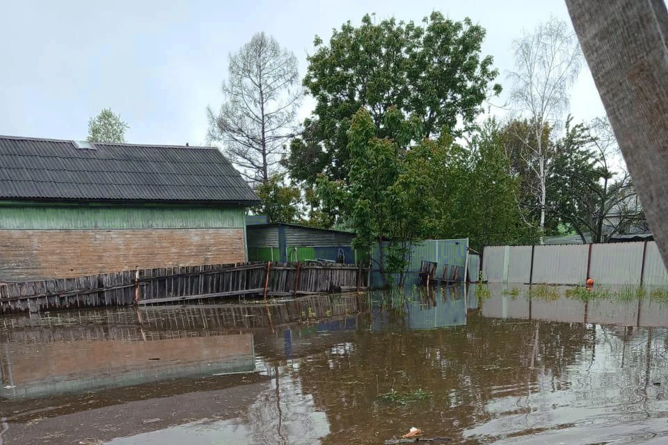 В семи округах из-за обрушившихся осадков оказались подтоплены 160 частных домов.