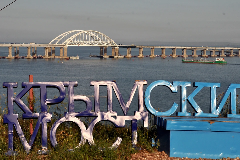 Очередь на въезд на Крымский мост растет несколько дней