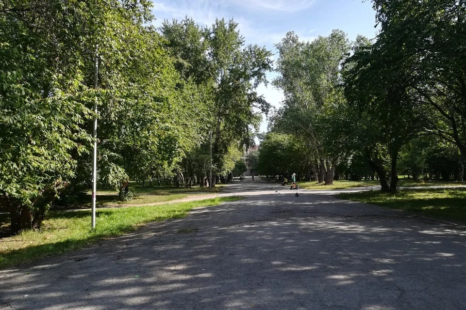 В новосибирском сквере «Сибиряков-Гвардейцев» обновят дорожки и тропинки. Фото: мэрия Новосибирска.