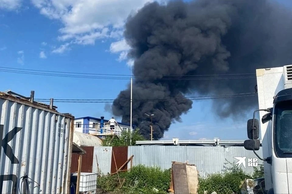 Вечером 3 июля в Березовском произошел масштабный пожар. Фото: читатель «КП-Екатеринбург»