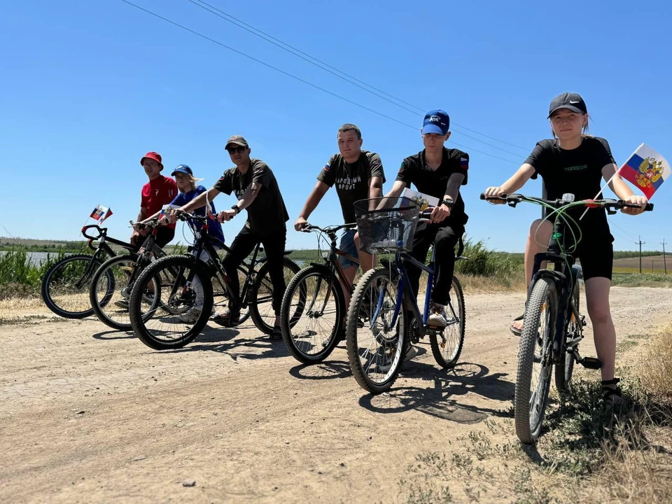 Участники веломарафона проехали по живописным местам округа. ФОТО: t.me/Ministry_of_sport_Zaporozhye