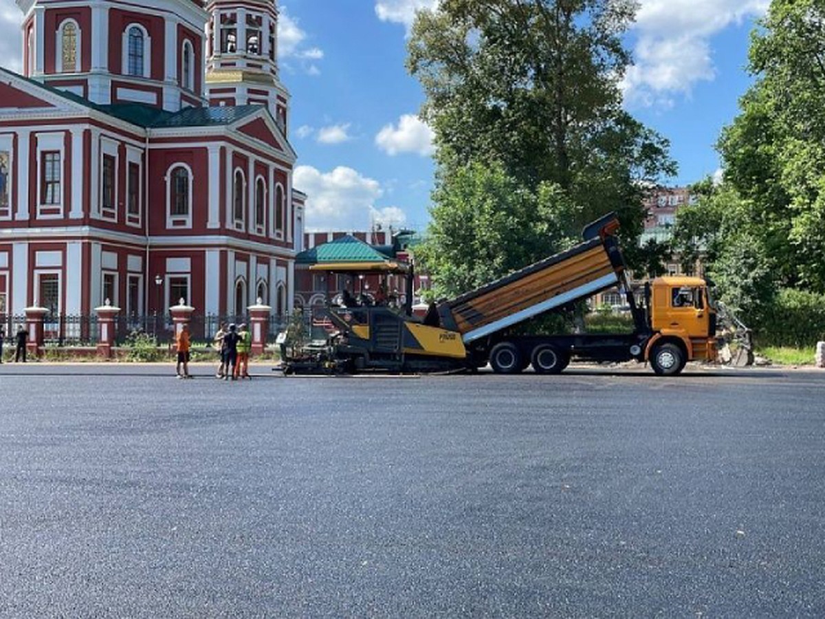 В Кирове асфальтируют площадь у Спасского собора - KP.RU