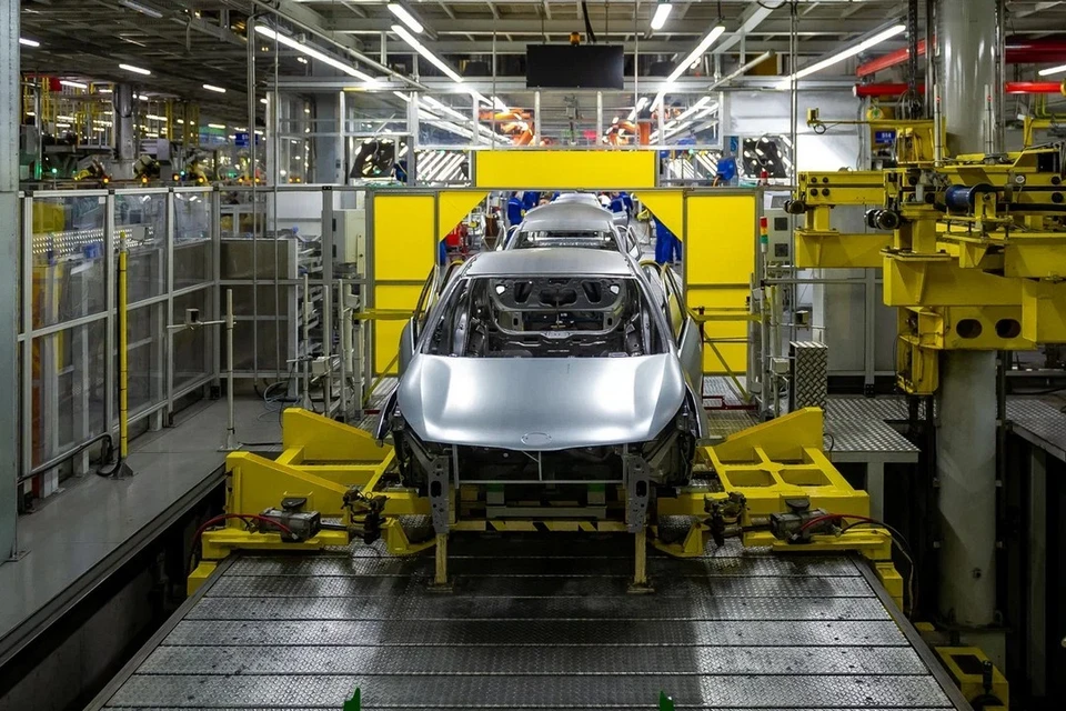 Серийное производство автомобилей на бывшем заводе General Motors в Петербурге планируют начать в 2026 году.