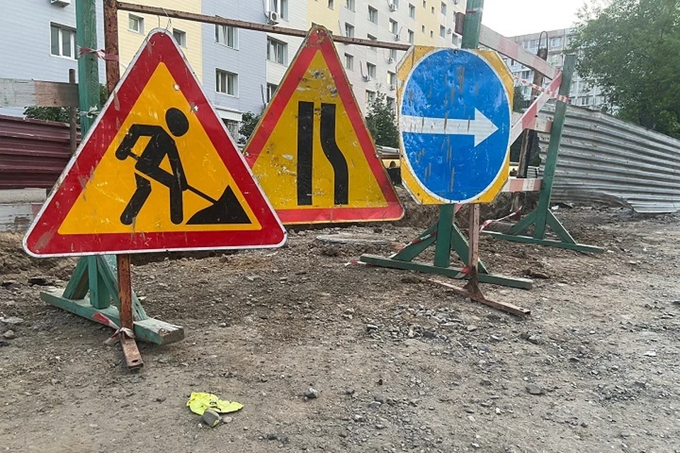 На Уссурийском бульваре Хабаровска дорожники проводят ремонт