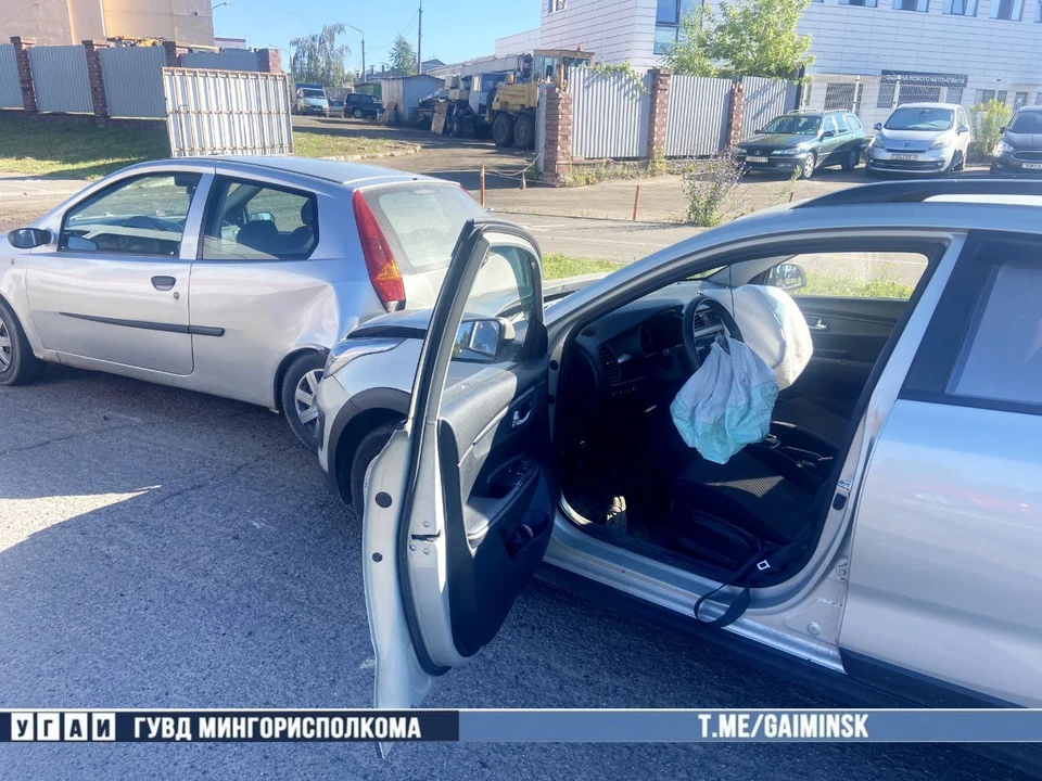 В Минске 62-летний водитель Kia Rio совершил аварию и умер за рулем. Фото: УГАИ ГУВД Мингорисполкома.