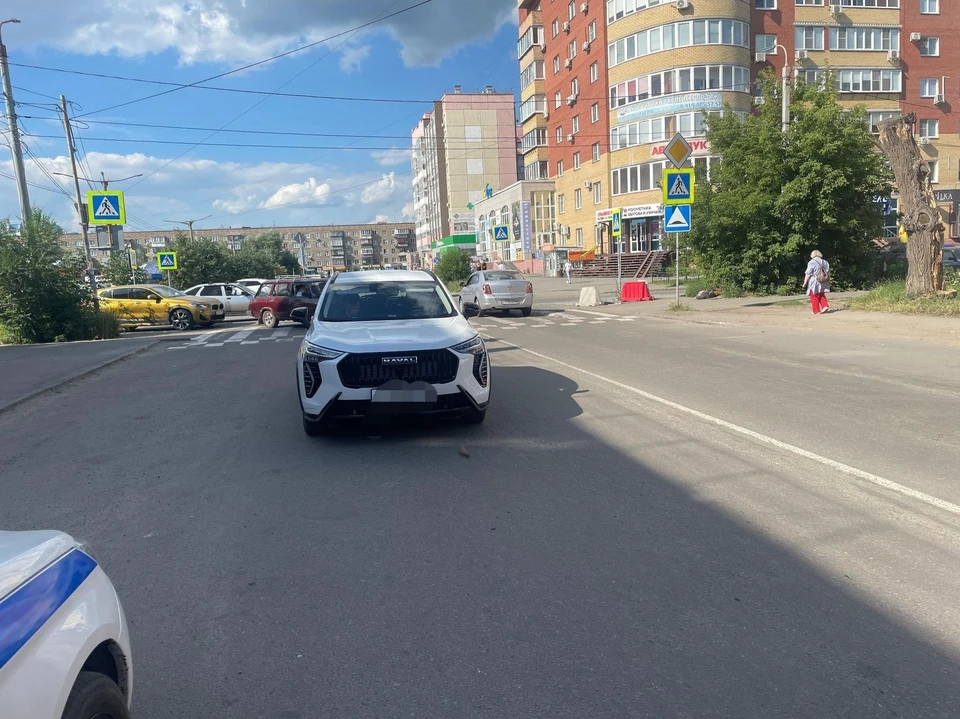 Ребенок переходил дорогу по "зебре". Фото: Госавтоинспекция Копейска