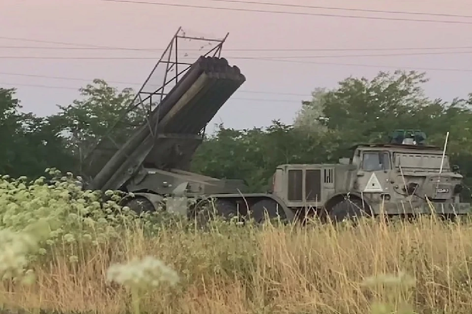 "Ураган" Северного флота группировки войск "Днепр" разбил опорные пункты ВСУ на правом берегу Днепра. ФОТО: скриншот из видео минобороны РФ