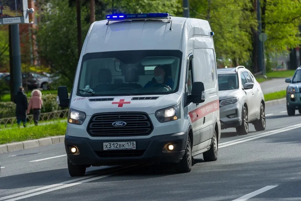 Двоих мальчиков увезли в больницу Тихвина с тяжелым отравлением алкоголем.