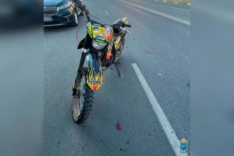 Мотоциклист был доставлен в больницу с места аварии