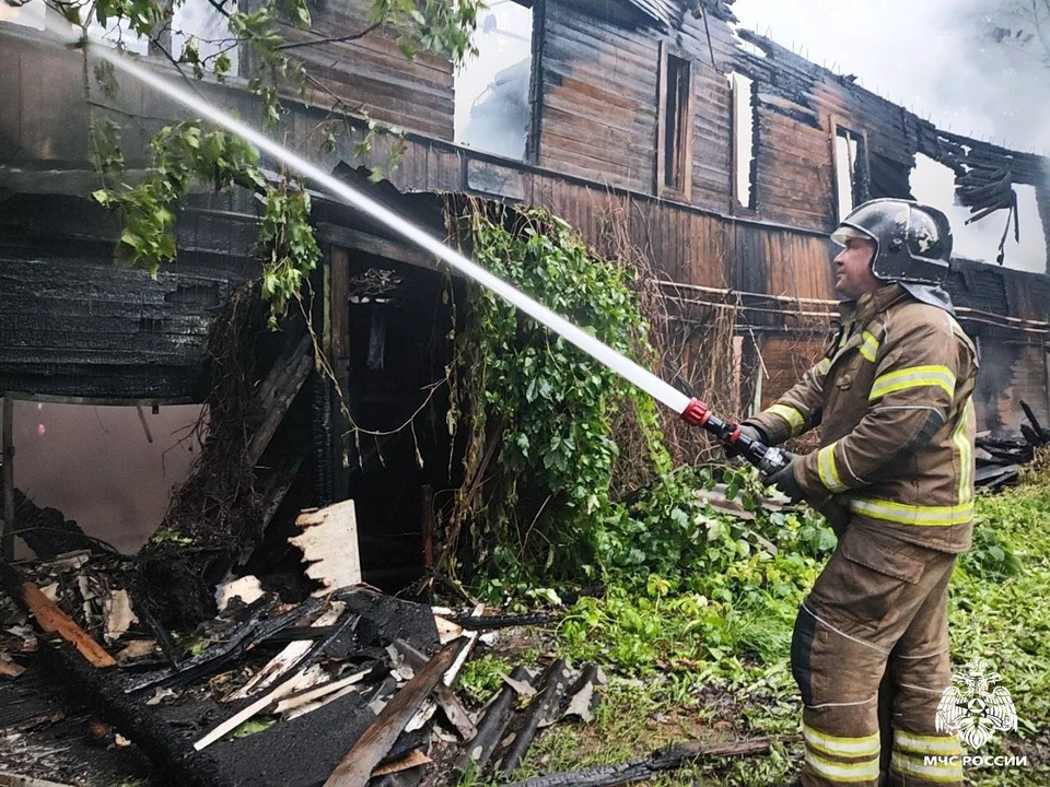 Два человека пострадали в пожаре на улице Энгельса в Смоленске Фото: ГУ МЧС России по Смоленской области