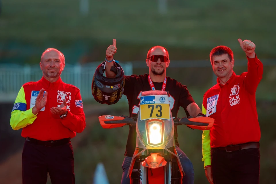 Олега Павленко признали быстрейшим в категории G-Moto Challenge. Фото: пресс-служба ралли-рейда «Шелковый путь».
