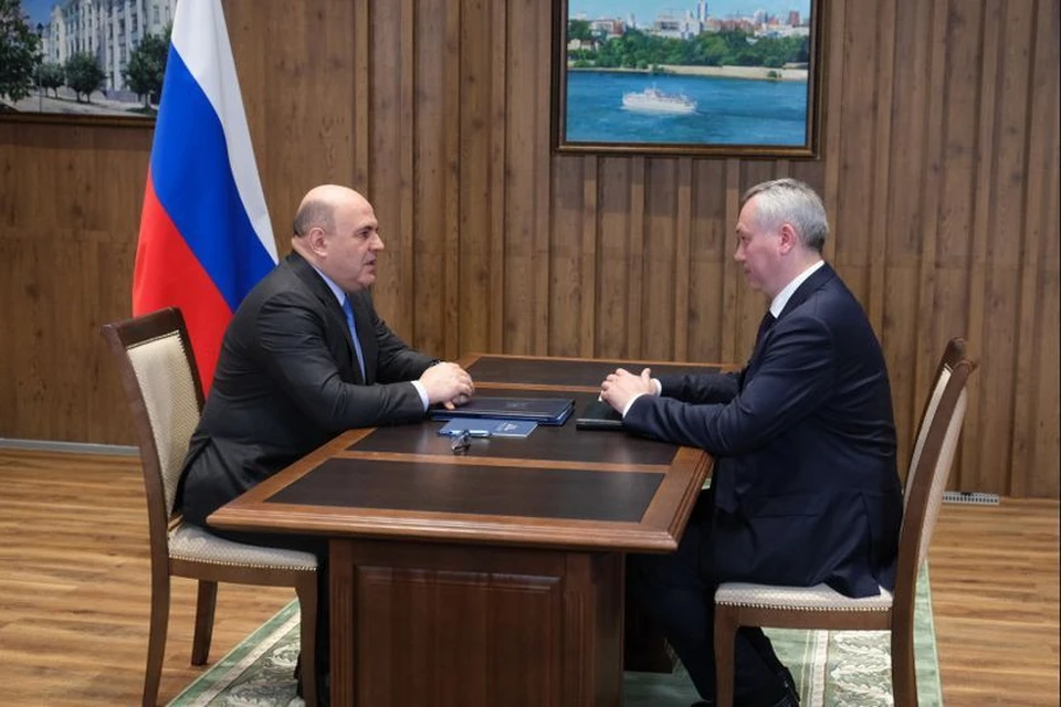 Премьер-министр и губернатор Новосибирской области обсудили вопросы социально-экономического развития региона. Фото: правительство Новосибирской области.