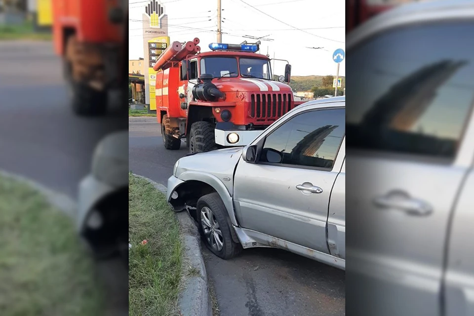 Сотрудники УГИБДД региона устанавливают причины произошедшего. Фото: Управление по ГОЧС и ПБ Мурманской области / vk.com/murman01