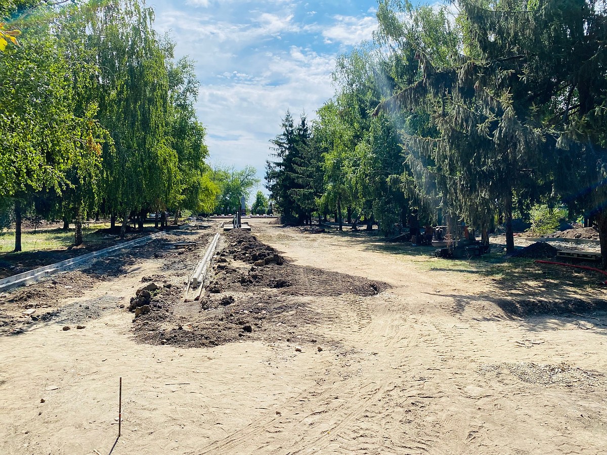 Благоустройство парка в станице Брюховецкой будет завершено осенью 2024  года - KP.RU