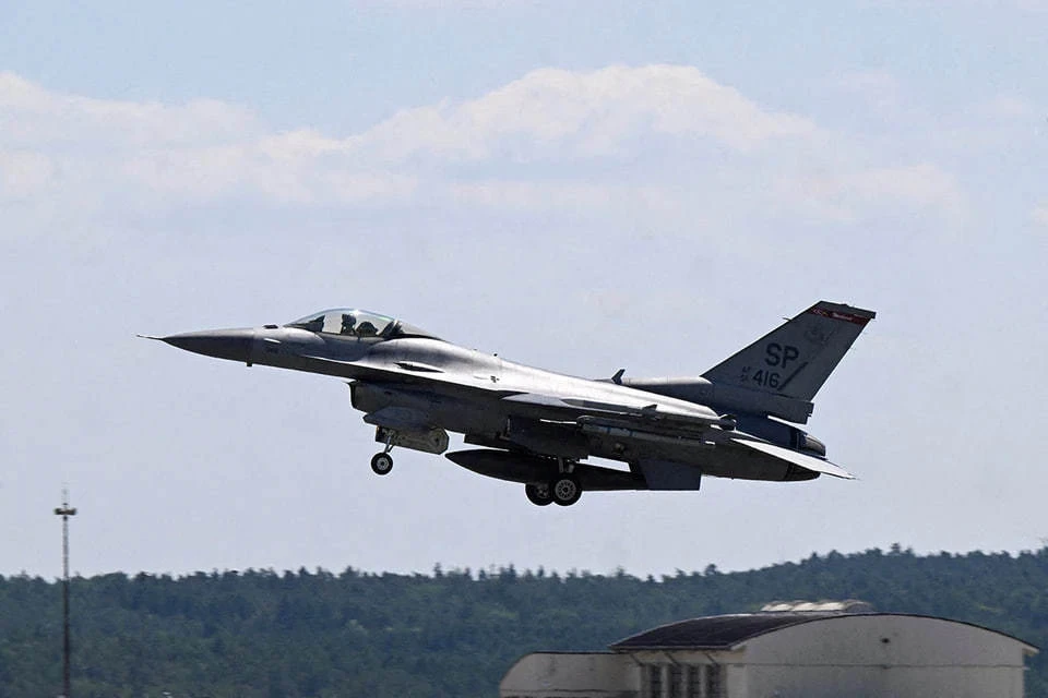 Interia: Размещение F-16 на Украине поставит под удар жителей Староконстантинова