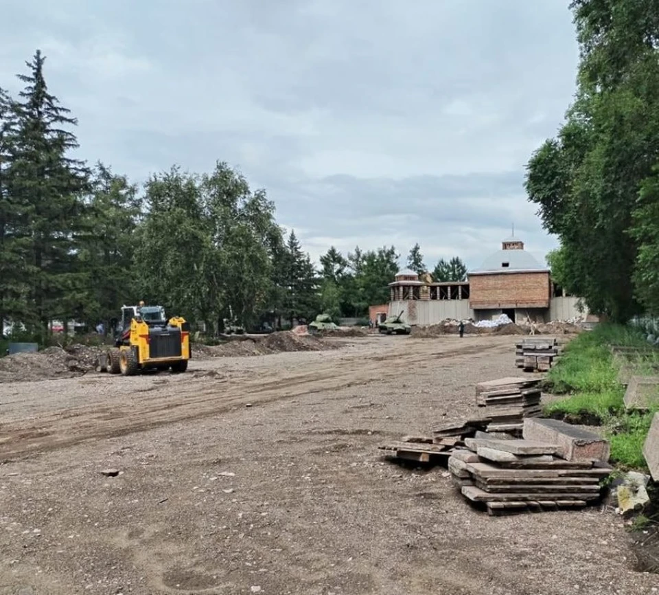 В Красноярске продолжаются работы по модернизации Мемориала Победы