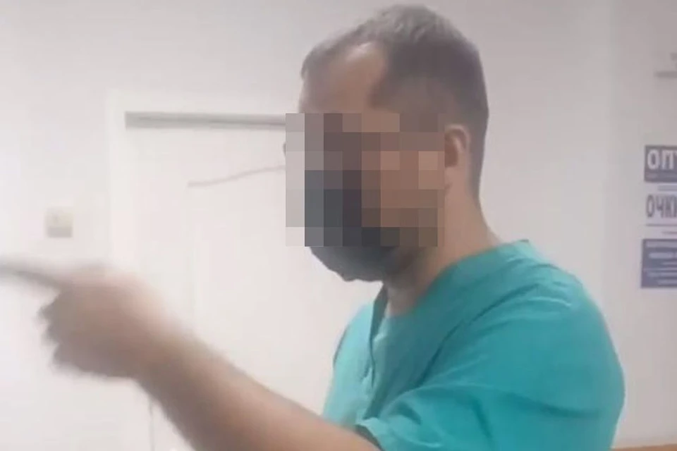 Врача обвинили в хамстве. Фото: скриншот из видео