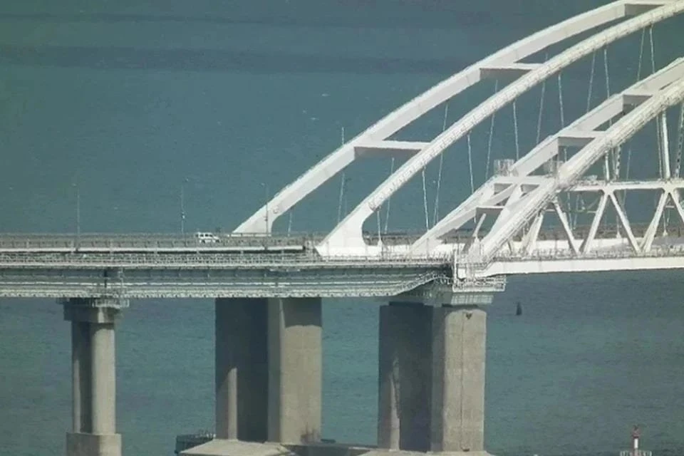В очереди перед Крымским мостом со стороны Керчи стоят 105 авто