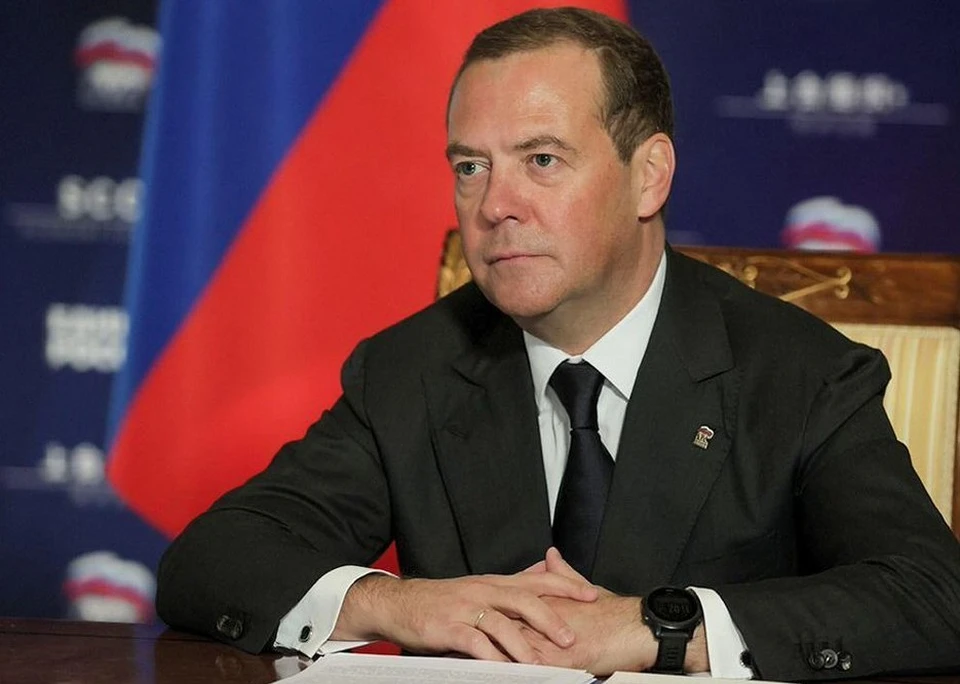 Медведев: Бюджет на ближайшие три года должен быть ориентирован на победу в СВО