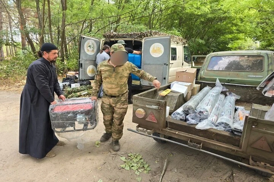 Военное духовенство Крымской митрополии доставило гумпомощь защитникам Херсонщины. ФОТО: Специальный гуманитарный центр Крымской митрополии