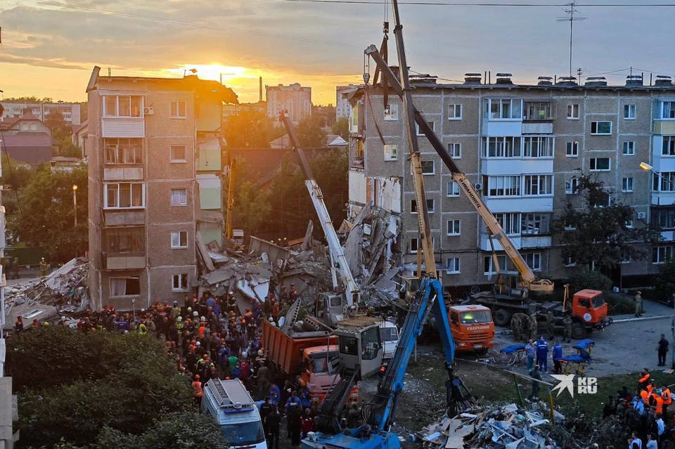 Трагическое обрушение двух подъездов дома в Нижнем Тагиле, повлекшее десять смертей, произошло 1 августа