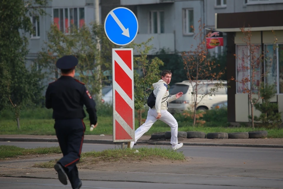 Житель Пермского края напал и ограбил молодую девушку