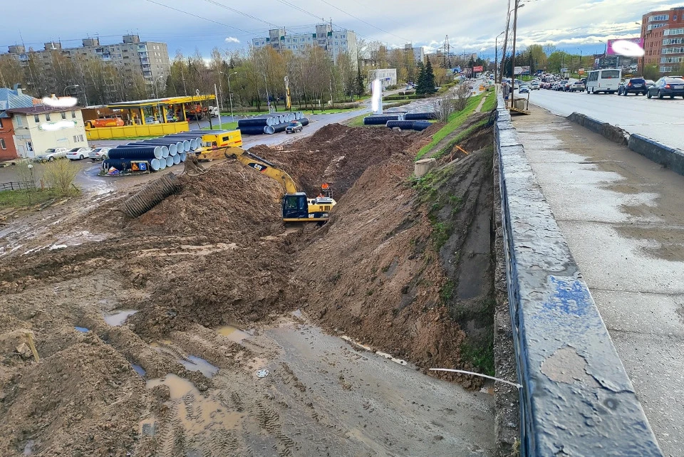 Работы начались на том участке в апреле. Этот снимок сделан тогда же.