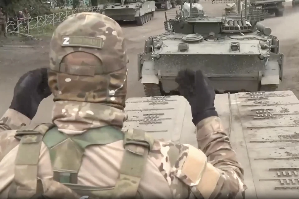Видео переброски дополнительных сил ВС РФ в Курскую область показало Минобороны