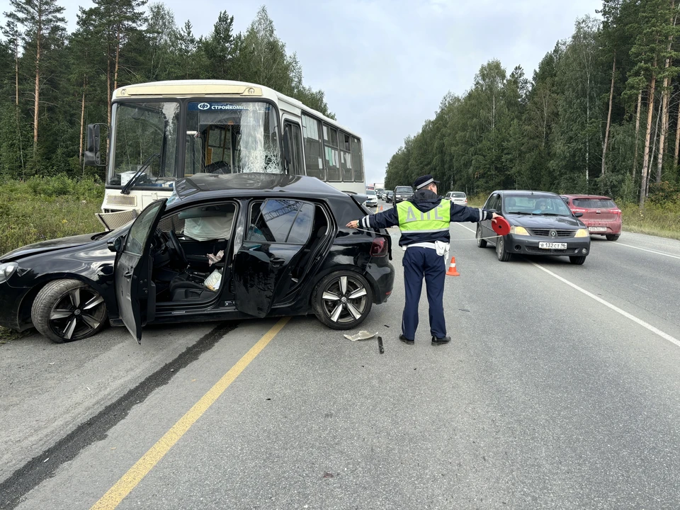 Всех пострадавших доставили в городскую больницу № 1 Первоуральска. Фото: Госавтоинспекция по Свердловской области.