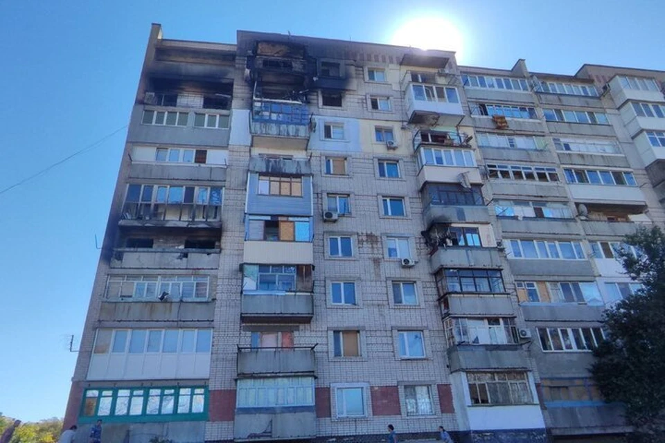 Обстрелы ВСУ постоянно вызывают пожары в Каховском округе. Фото: администрация Каховского округа.