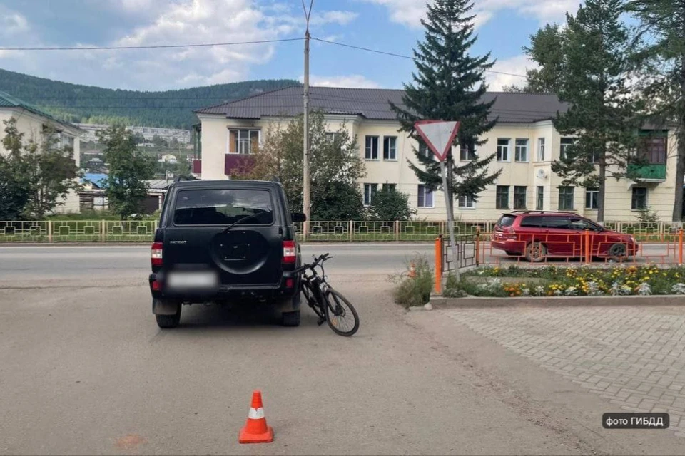 Водитель "УАЗ Патриот" наехал на 10-летнего велосипедиста в Усть-Куте.