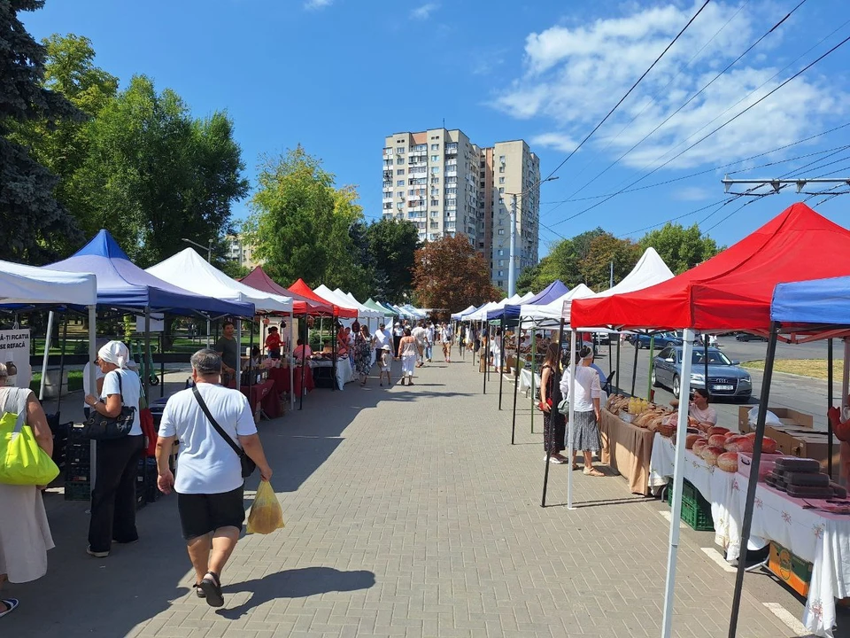 Покупателей на ярмарках отпугивает не только жара, но и цены.